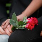 Come organizzare un funerale in caso di decesso fuori dal proprio comune